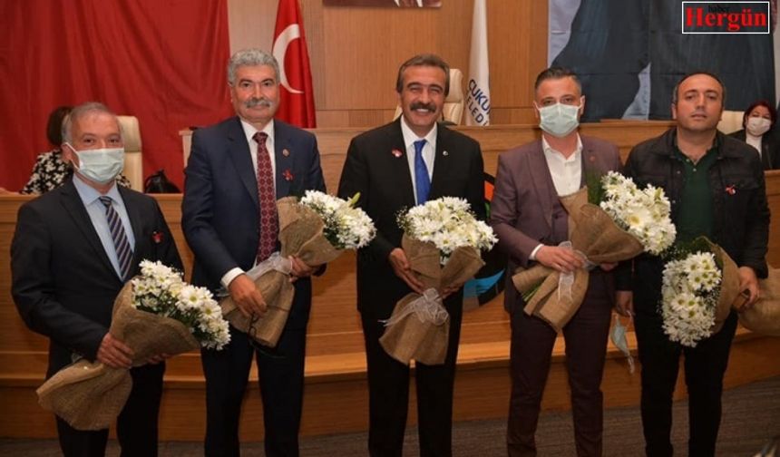 Adana'da Belediye Başkanından Nazar Boncuğu