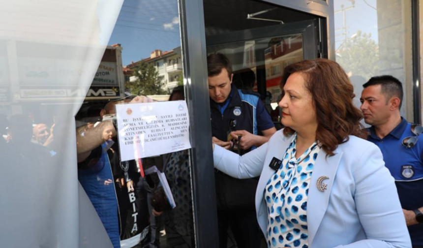 Afyonkarahisar Belediyesi, sığınmacıların ruhsatsız iş yerlerini mühürledi