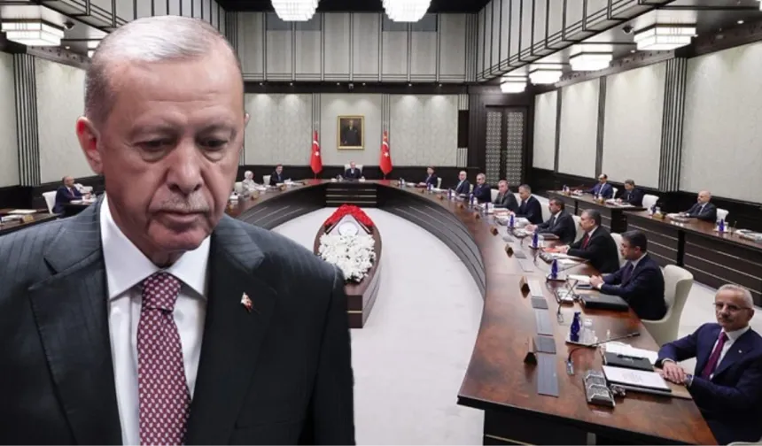 AKP'de kabine değişikliği gündemde: 5 bakanın koltuğu sağlam, 12 bakan değişebilir