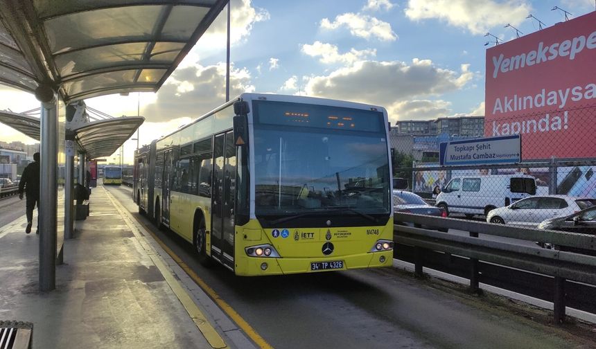 Haramidere'de iki metrobüs çarpıştı ölü ve yaralılar var