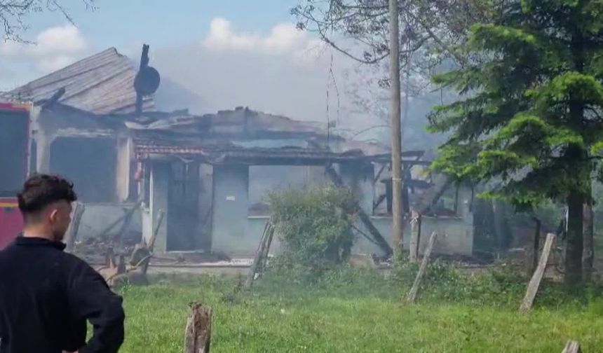 Sinop’ta 2 ayrı noktada ev yangını