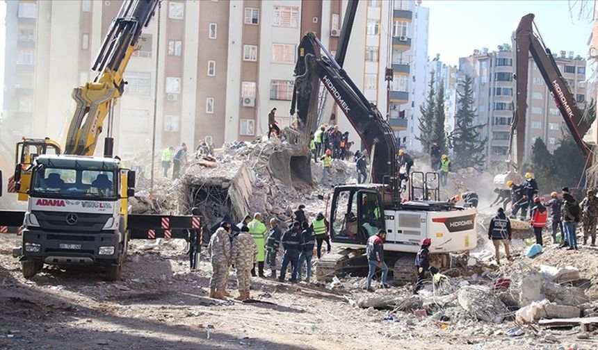 Depremde 151 kişiye mezar olan Palmiye Sitesi davasında hapis cezası